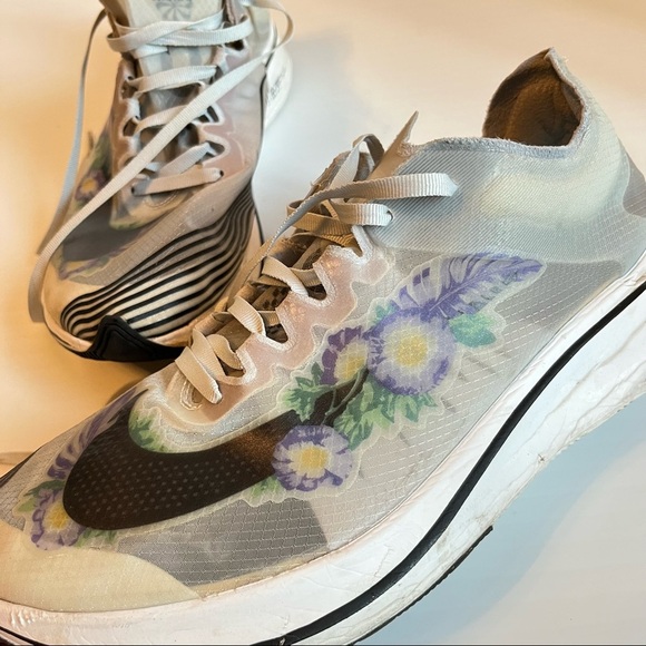 Nike Zoom Fly SP Women’s Size 12 Running Shoes Purple Floral White Black - Picture 4 of 10